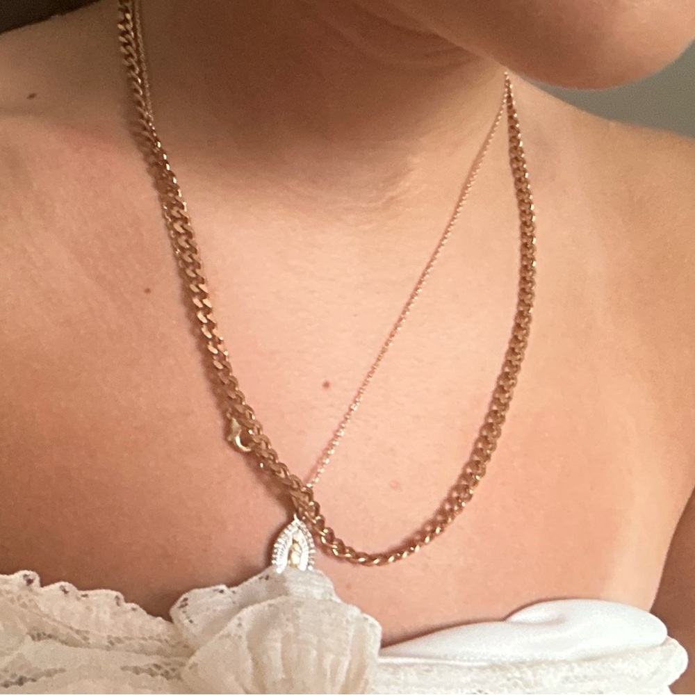 Elegant Gold Necklace